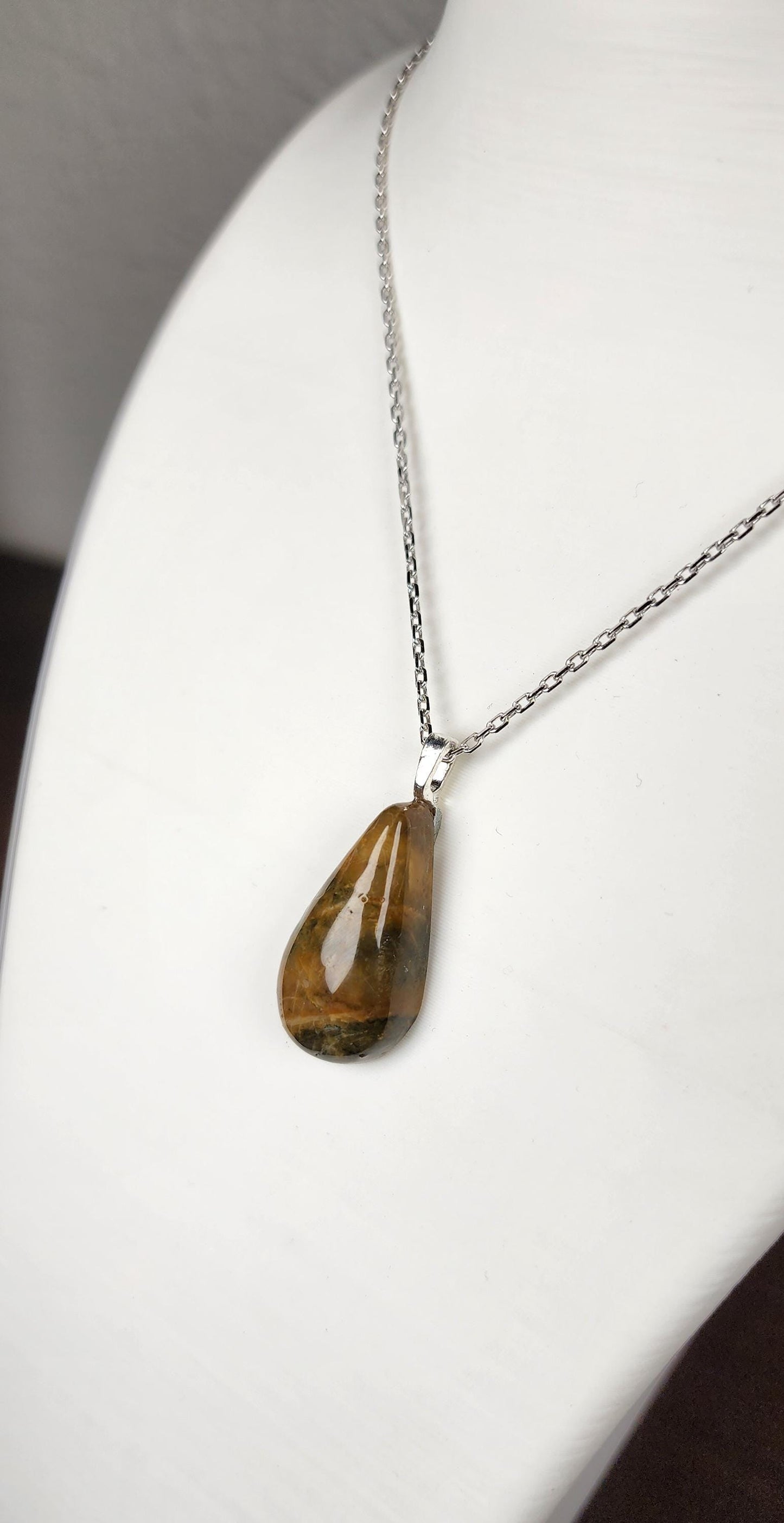 Hand-Polished Patterned Brown Jasper Pendant Necklace – Artisan Carved River Rock Jewelry Gift