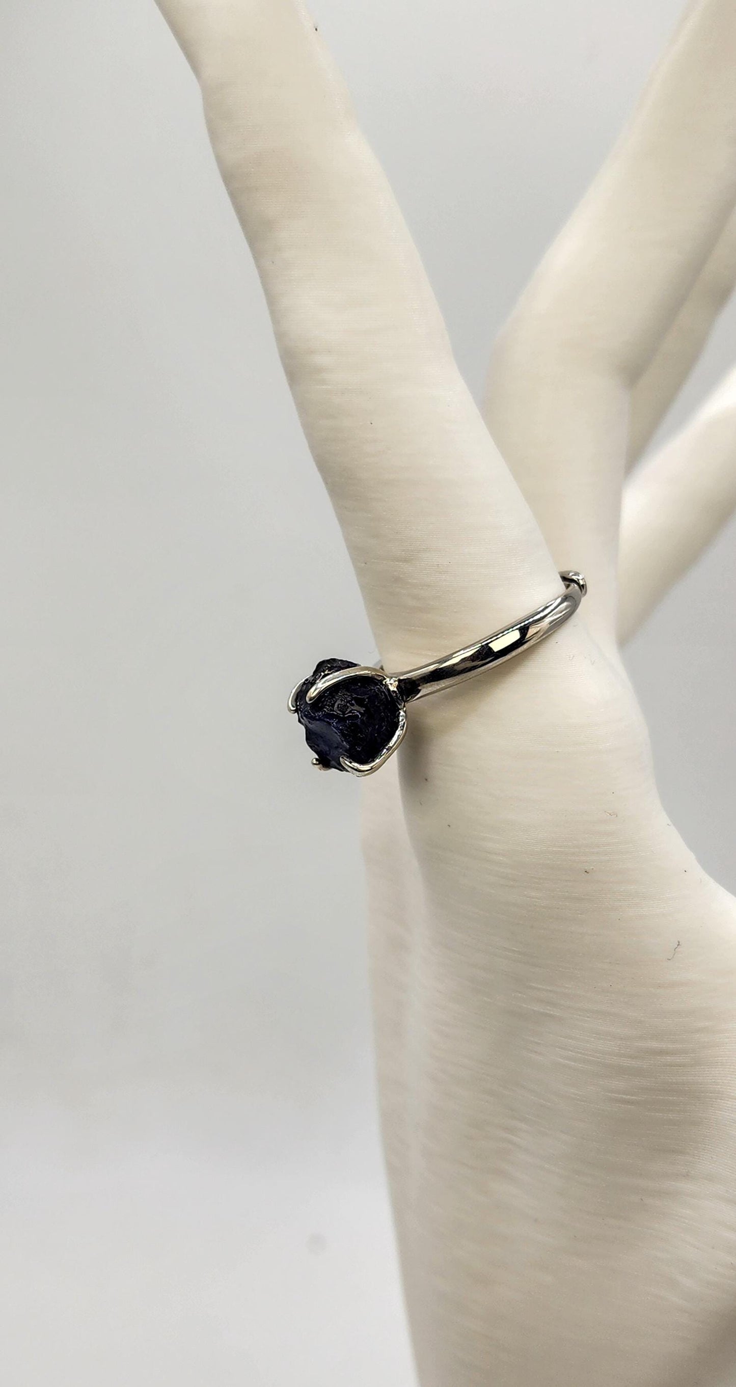 Raw Blue Sapphire Ring – Flex-Fit Sterling Silver Band, Handmade Minimalist Gemstone Jewelry