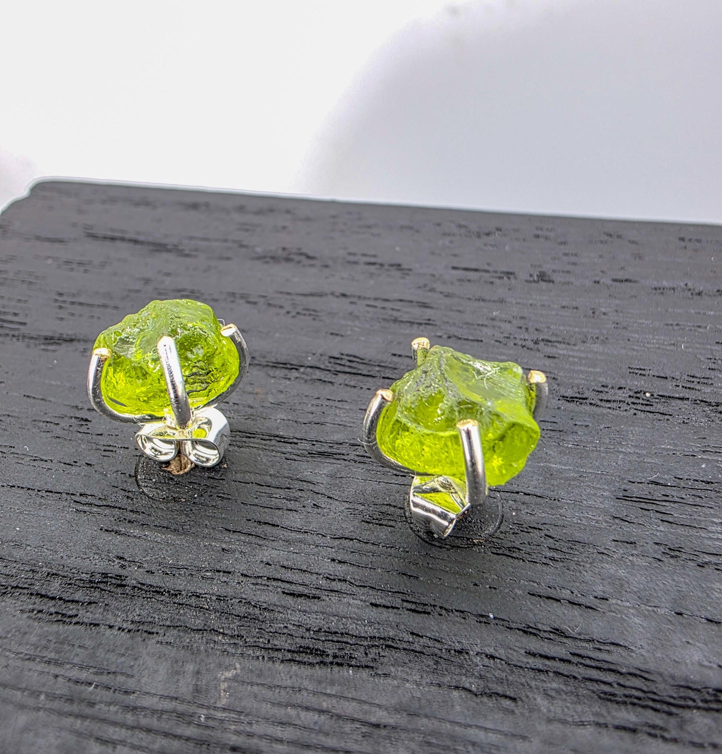 Raw Peridot Stud Earrings – Handmade 925 Sterling Silver Nature-Inspired Jewelry