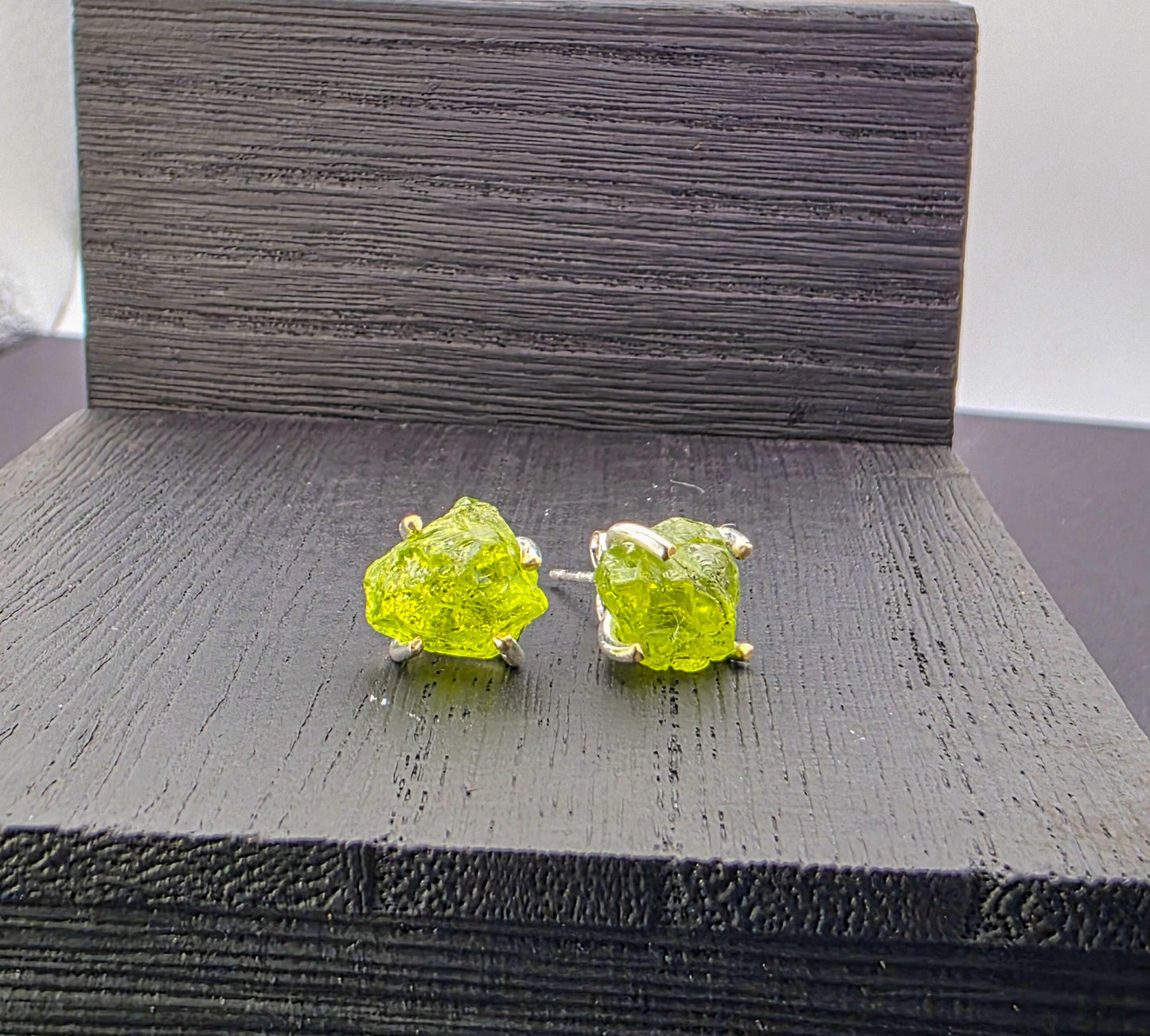 Raw Peridot Stud Earrings – Handmade 925 Sterling Silver Nature-Inspired Jewelry