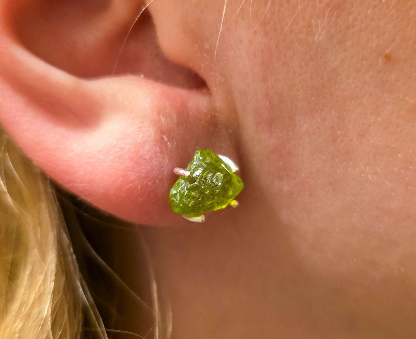 Raw Peridot Stud Earrings – Handmade 925 Sterling Silver Nature-Inspired Jewelry