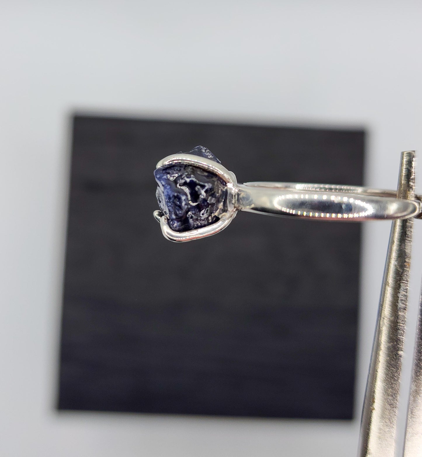 Raw Blue Sapphire Ring – Flex-Fit Sterling Silver Band, Handmade Minimalist Gemstone Jewelry