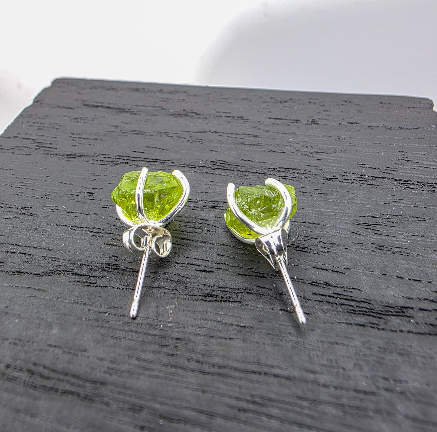 Raw Peridot Stud Earrings – Handmade 925 Sterling Silver Nature-Inspired Jewelry