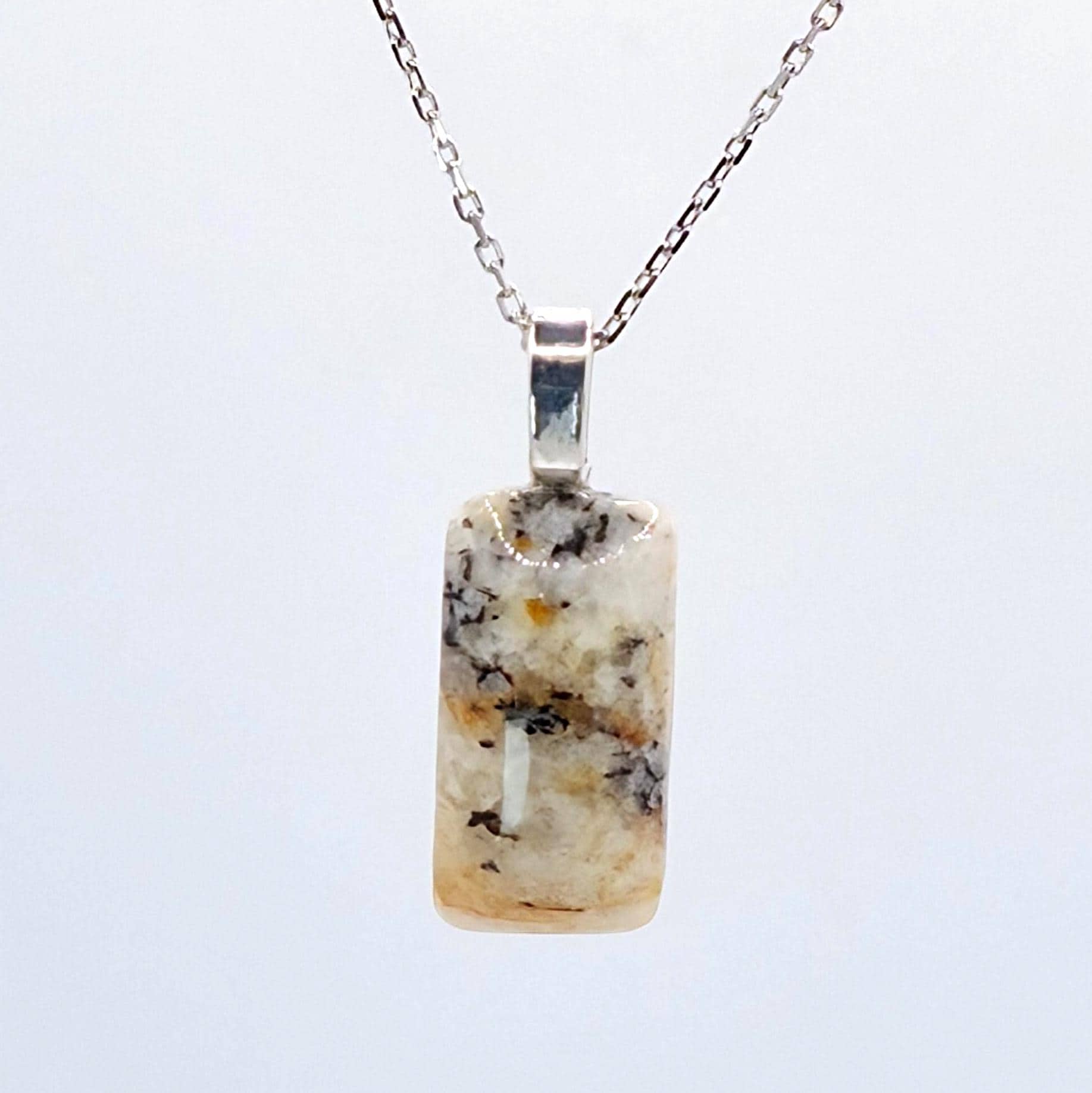 front photo close up of the quartz pendant