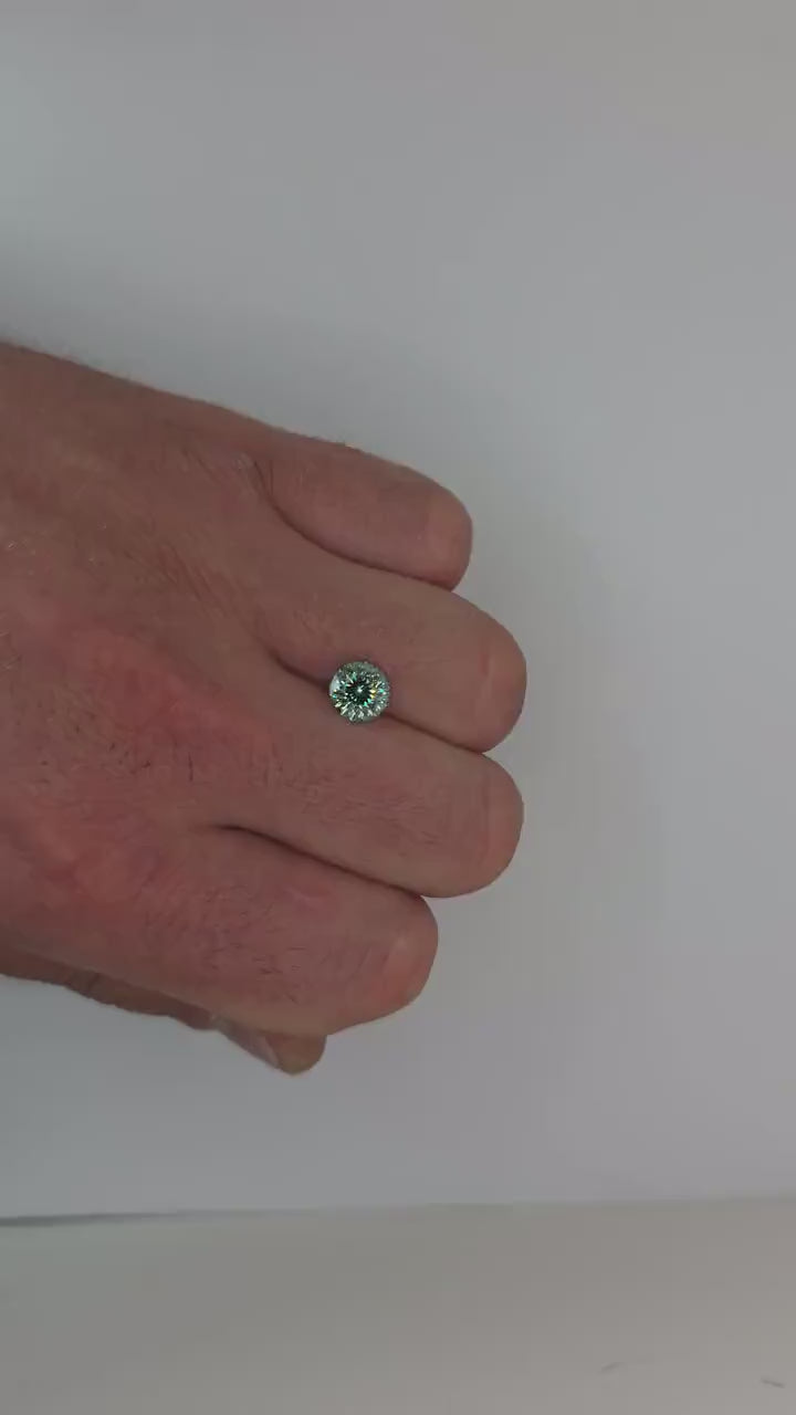 Emerald Green Moissanite: 2 ct Brillant Cut Lab Stone - 8 mm dia